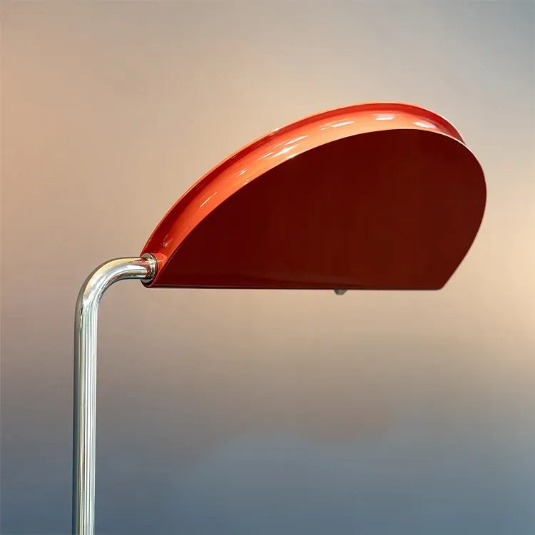 Lampada da terra Mezzaluna per DCW éditions Paris, 2024