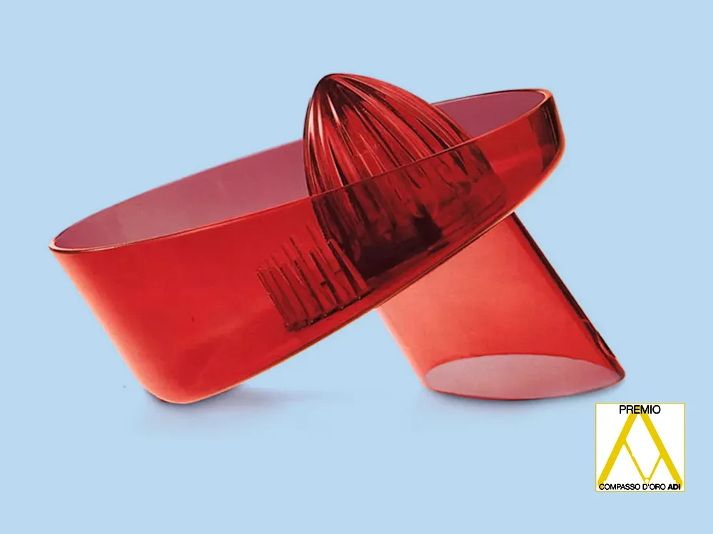 Spremiagrumi LaTina stampato a iniezione in materiale termoplastico colorato trasparente di Fratelli Guzzini, 2003