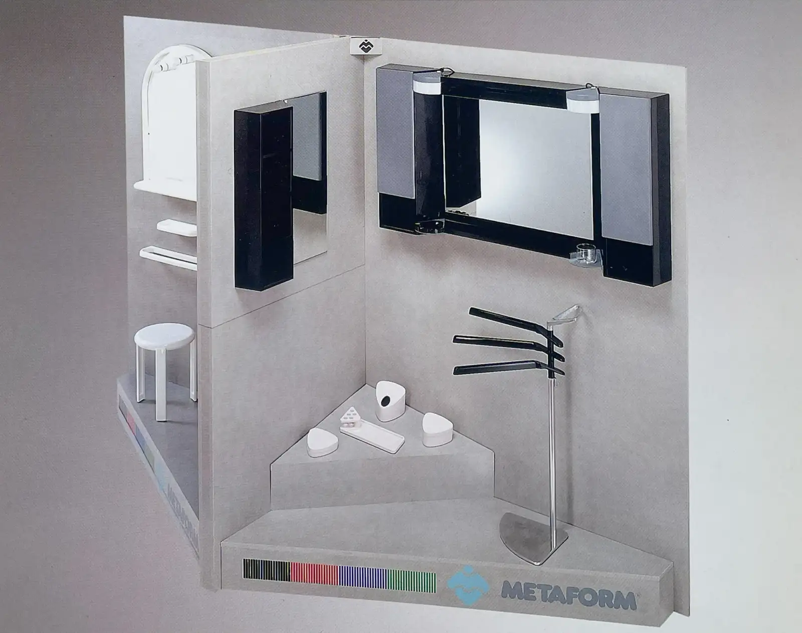 Espositore Metaform con la serie Garbo in nero: specchiera, mensole e portasalviette, Metaform