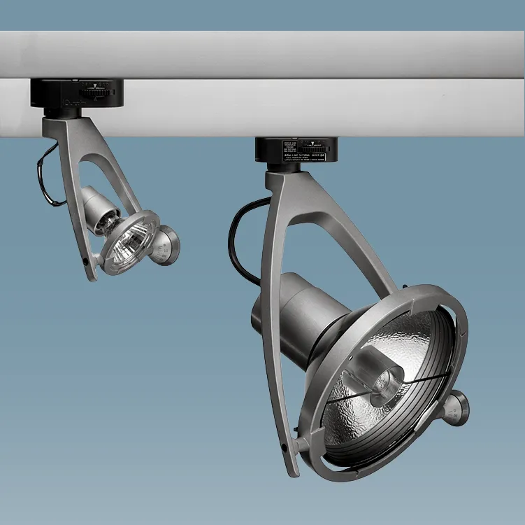 Serie di faretti da binario orientabili Gabbiano di iGuzzini illuminazione, 1996