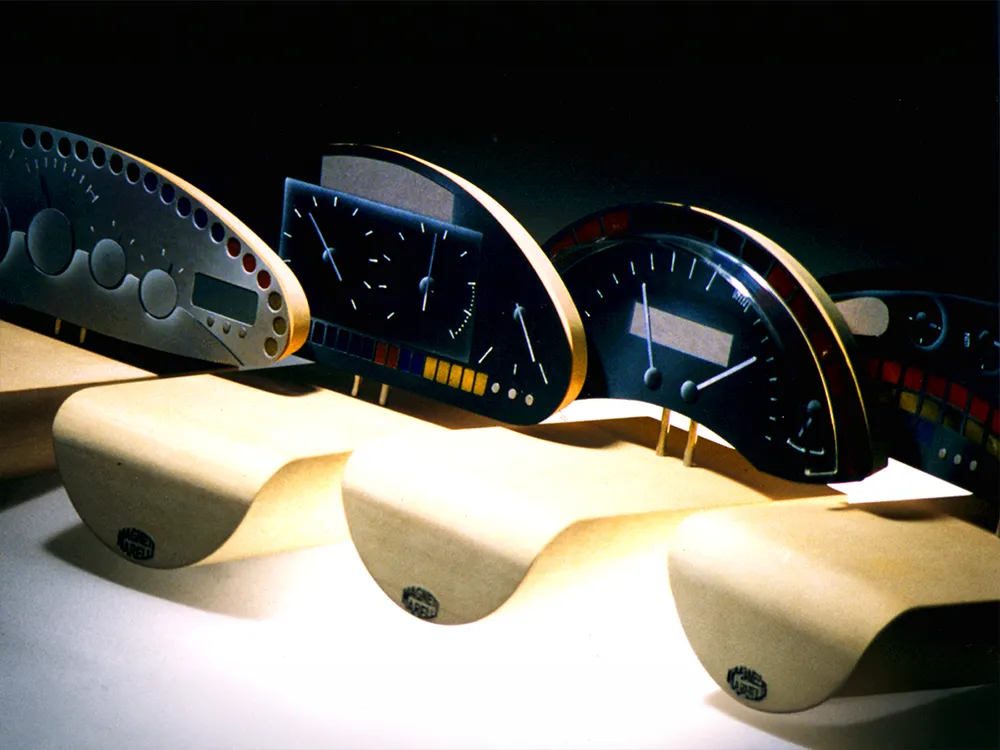 Serie di cruscotti per automobile progettati per Magneti Marelli, 1998