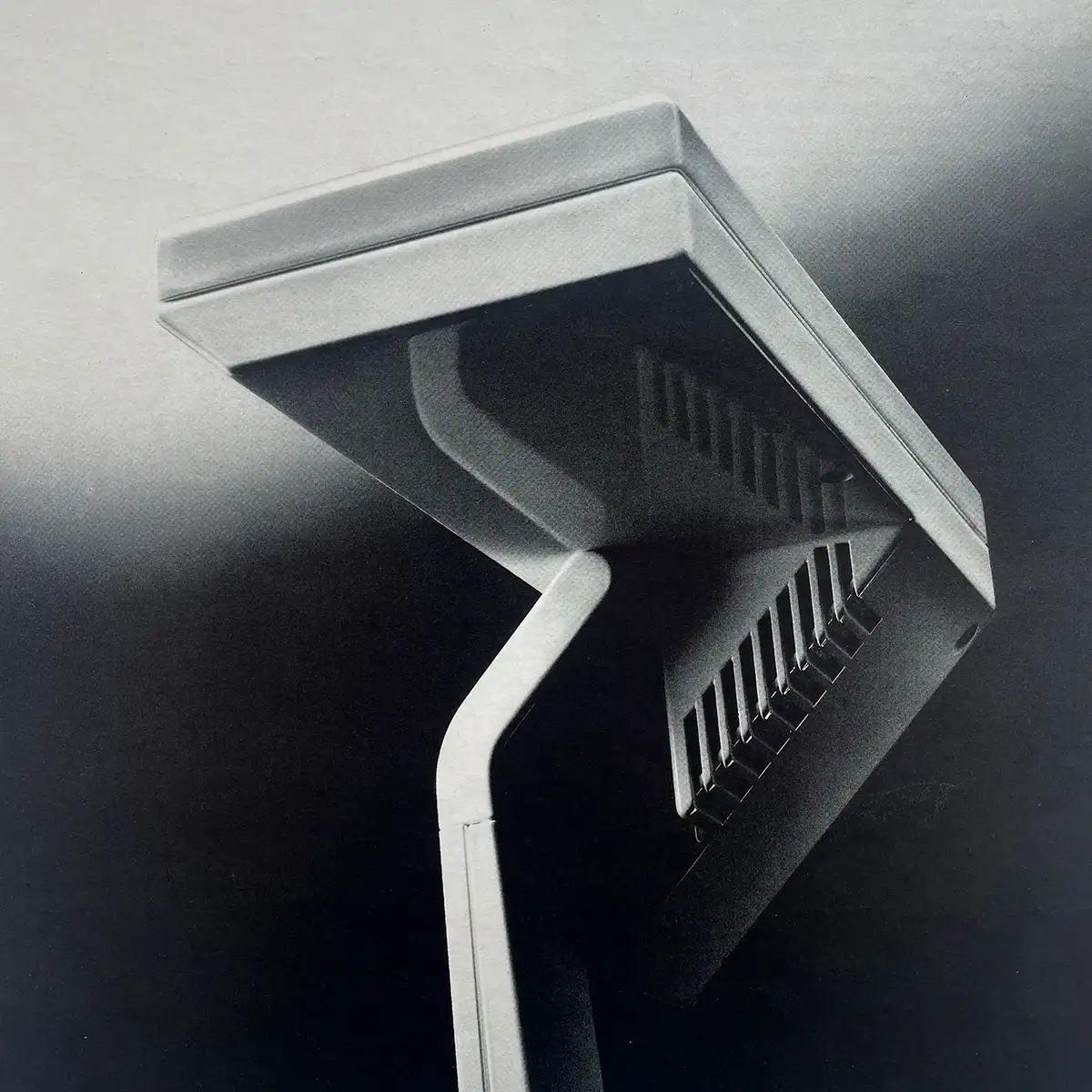 Apparecchio Mago a soffitto con corpo piatto e griglia, iGuzzini illuminazione