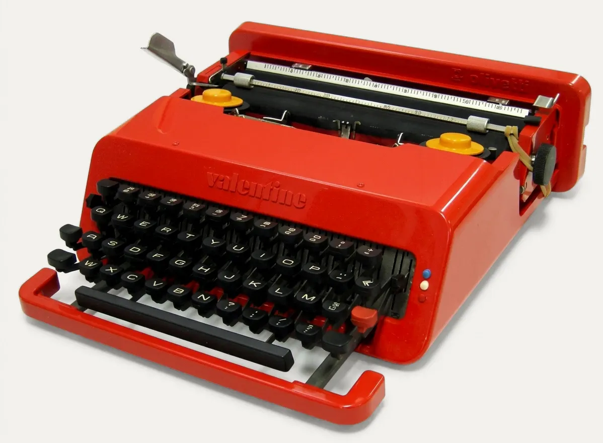La macchina da scrivere portatile Olivetti Valentine rossa