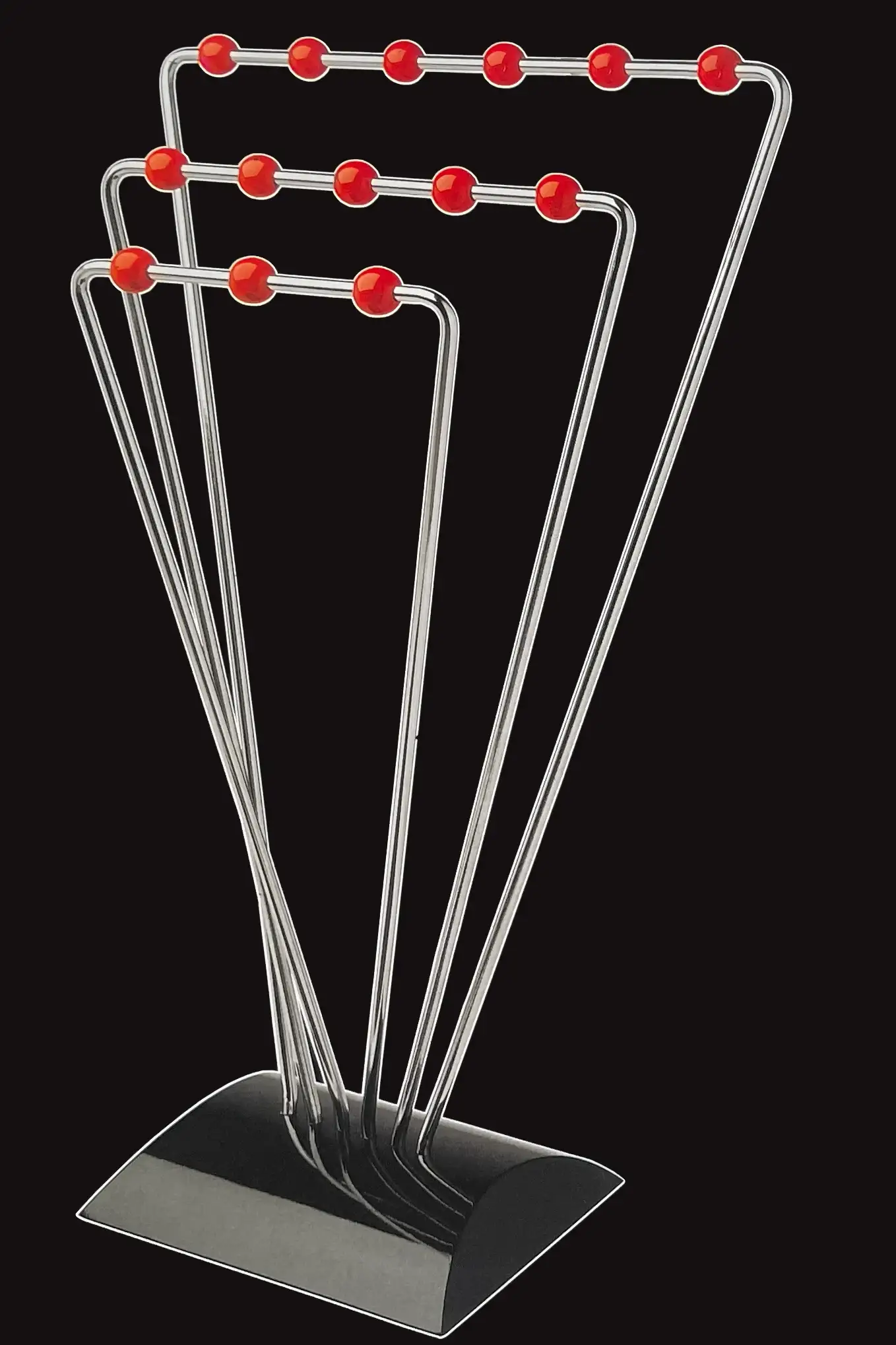 Appendiabiti Pachinko con steli in metallo e sfere rosse su base inclinata, Metaform