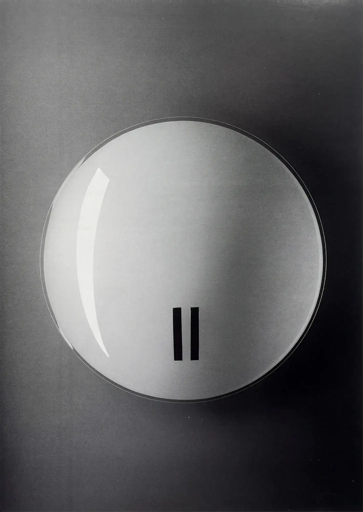 Applique Perla tonda in vetro bianco con due asole, Oluce