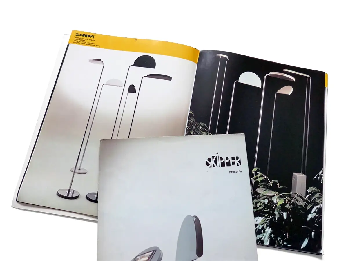 Il catalogo Skipper originale aperto sulle pagine di Mezzaluna, con la brochure di presentazione